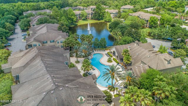 7800 POINT MEADOWS Drive, 1035, Jacksonville, FL 32256
