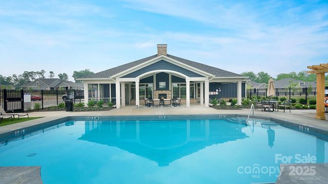 240 Alenda Lux Circle 97, Mooresville, NC 28115