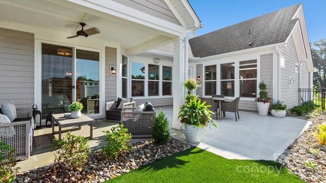 240 Alenda Lux Circle 97, Mooresville, NC 28115