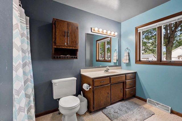 1814 BRIQUELET STREET, Green Bay, WI 54304