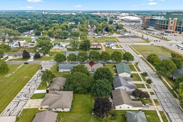 1814 BRIQUELET STREET, Green Bay, WI 54304
