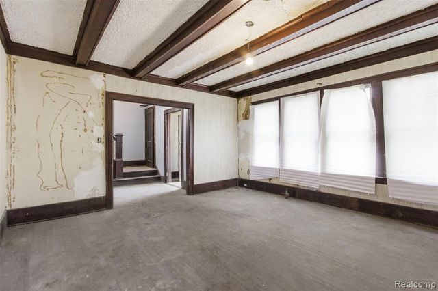 8221 Dexter Avenue, Detroit, MI 48206