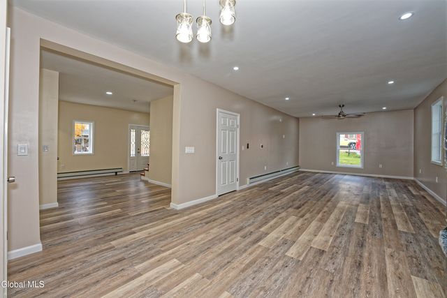 2 Cemetery Street, Fonda, NY 12068