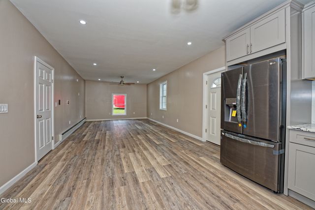 2 Cemetery Street, Fonda, NY 12068