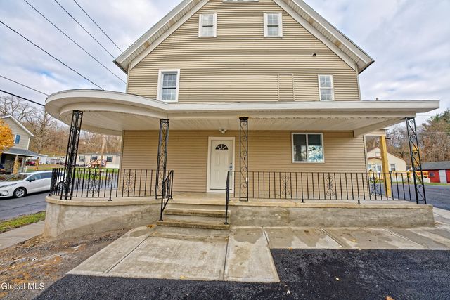 2 Cemetery Street, Fonda, NY 12068