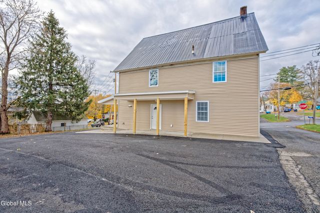 2 Cemetery Street, Fonda, NY 12068