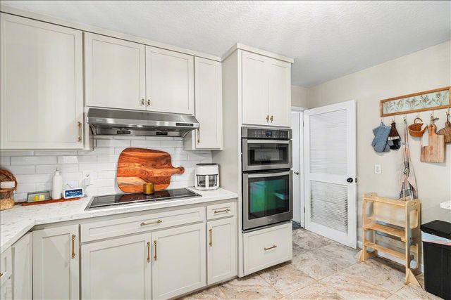 1251 David Dr, Oakdale, CA 95361