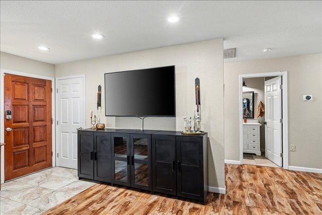 1251 David Dr, Oakdale, CA 95361