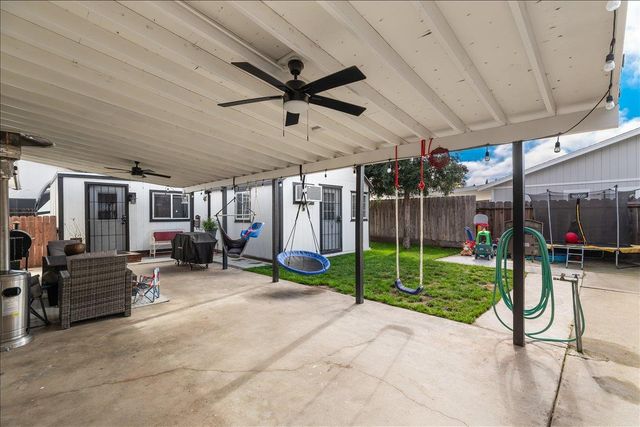 1251 David Dr, Oakdale, CA 95361