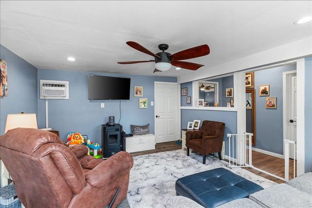 1251 David Dr, Oakdale, CA 95361