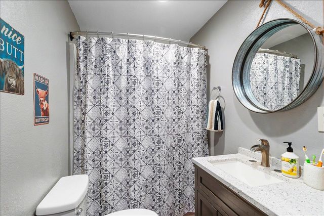 1251 David Dr, Oakdale, CA 95361