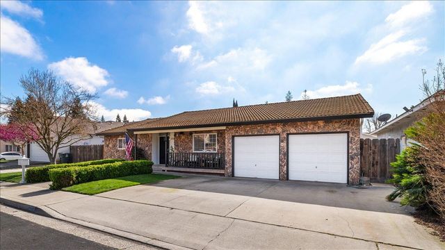 1251 David Dr, Oakdale, CA 95361