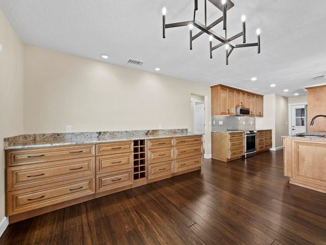 1856 WOODHAVEN CIRCLE, Sarasota, FL 34232