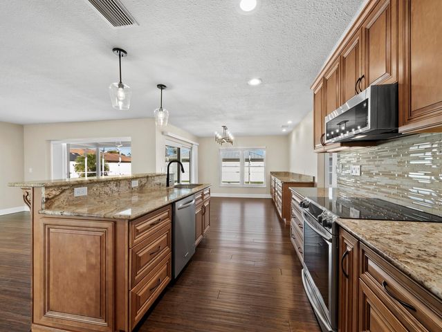 1856 WOODHAVEN CIRCLE, Sarasota, FL 34232