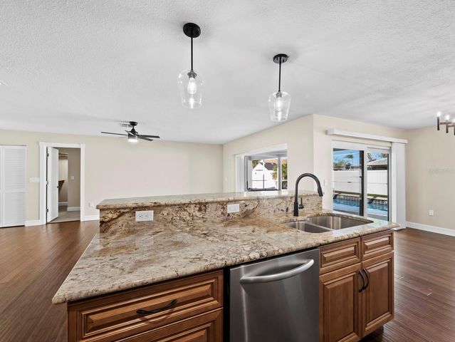 1856 WOODHAVEN CIRCLE, Sarasota, FL 34232