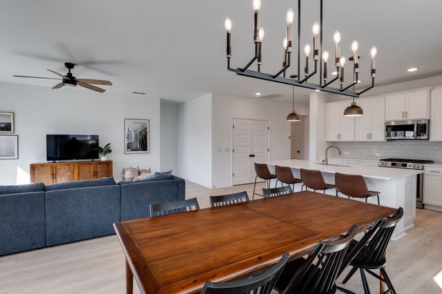 1113 Linn Cove Ct, Gallatin, TN 37066