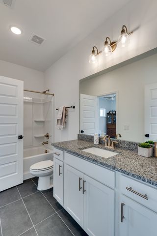 1113 Linn Cove Ct, Gallatin, TN 37066