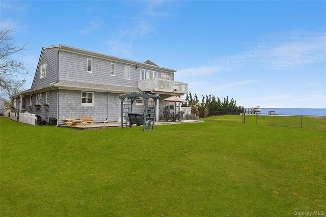 140 Ocean Avenue, Center Moriches, NY 11934