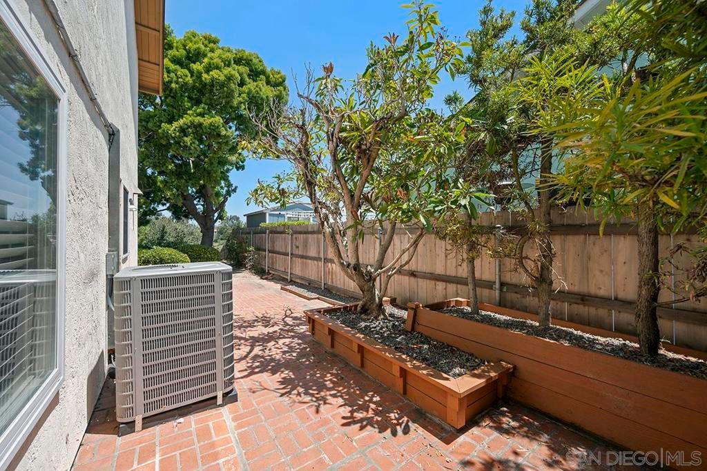 Image 35 of property listing at 4452 Camrose Avenue, San Diego, CA 92122