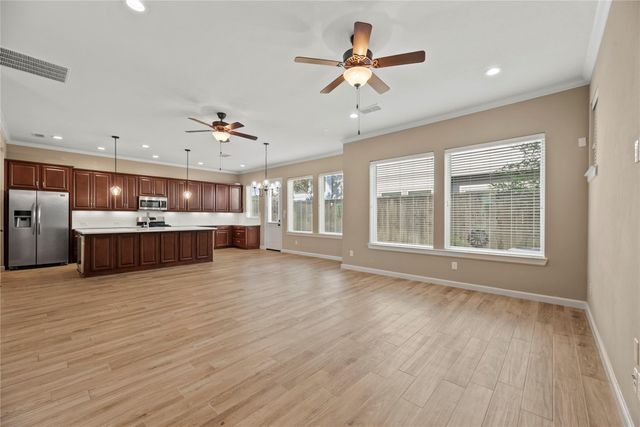 8910 Highgate Lane, Houston, TX 77080