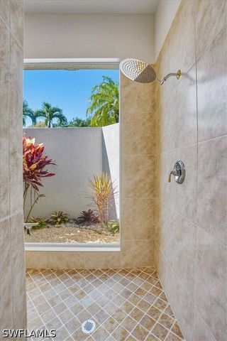 7984 Tiger Lily DR, Naples, FL 34113