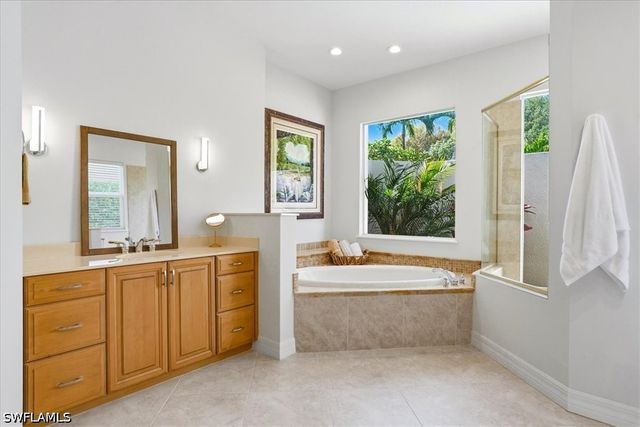 7984 Tiger Lily DR, Naples, FL 34113