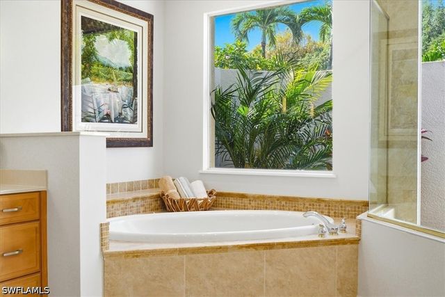 7984 Tiger Lily DR, Naples, FL 34113