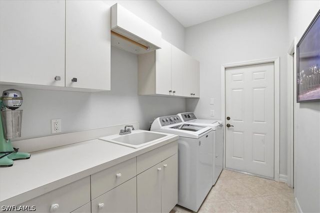 7984 Tiger Lily DR, Naples, FL 34113