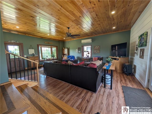 13400 Parker Road, Holland, NY 14080