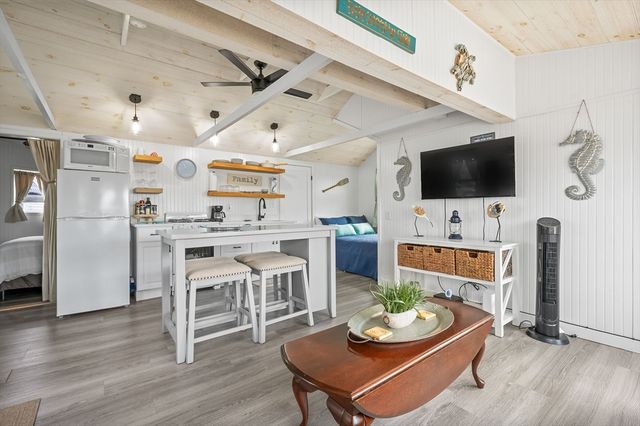 241 Old Wharf 90, Dennis, MA 02639