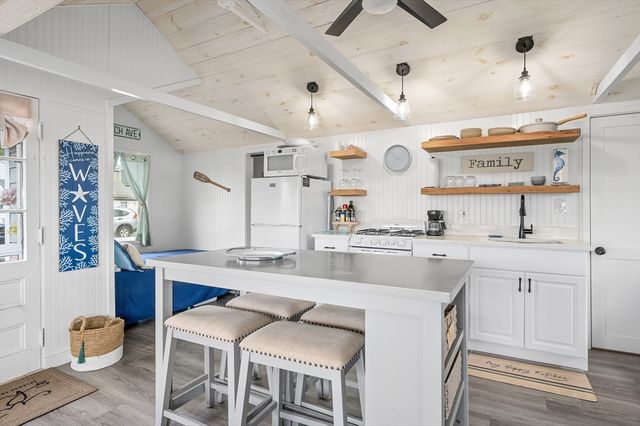 241 Old Wharf 90, Dennis, MA 02639