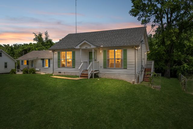 5813 Mackie Pl, Nashville, TN 37209
