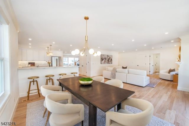 196 Vinton Cir, Fanwood Boro, NJ 07023