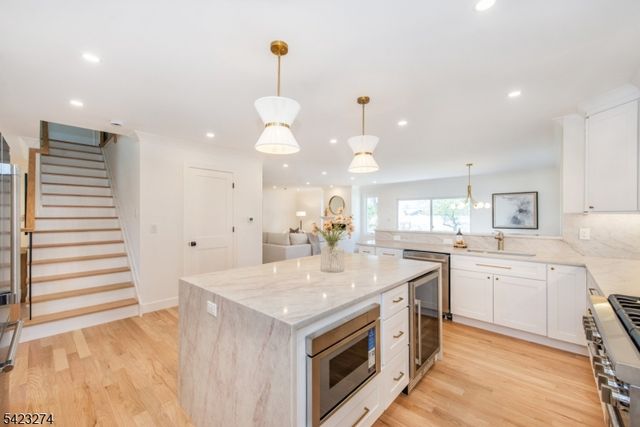 196 Vinton Cir, Fanwood Boro, NJ 07023