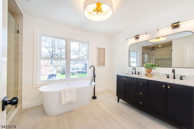 196 Vinton Cir, Fanwood Boro, NJ 07023