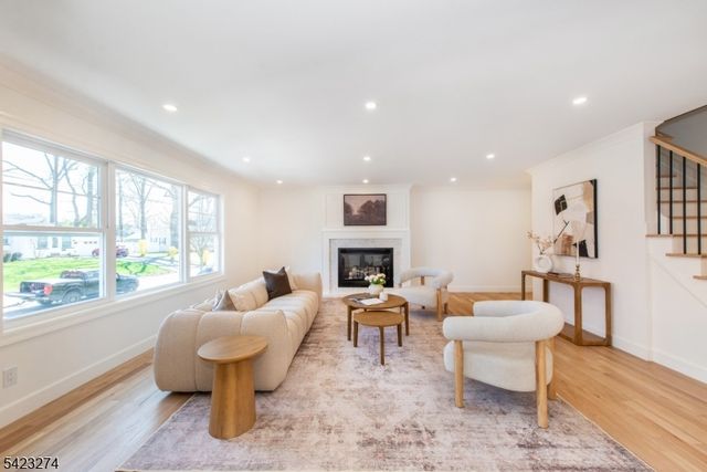 196 Vinton Cir, Fanwood Boro, NJ 07023