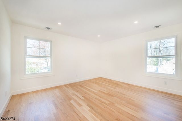 196 Vinton Cir, Fanwood Boro, NJ 07023