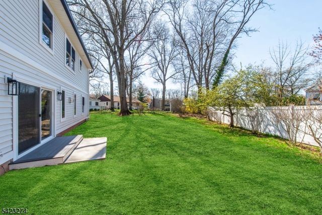 196 Vinton Cir, Fanwood Boro, NJ 07023