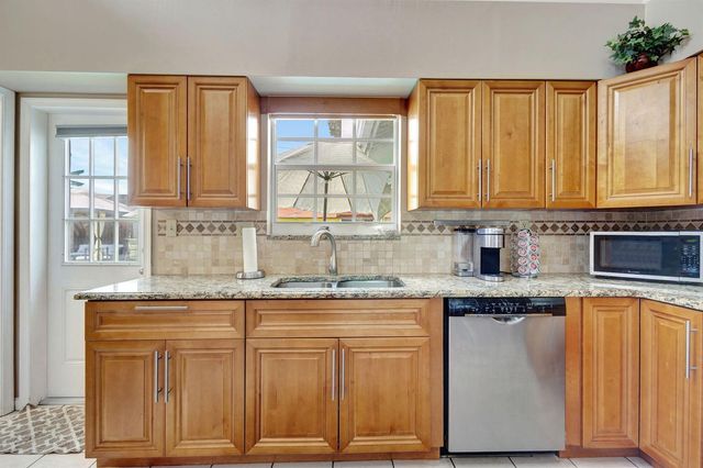 2469 Sun Up Lane, Lake Worth, FL 33462
