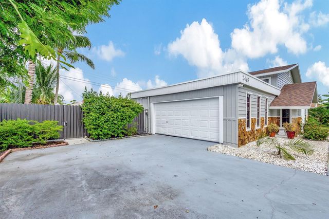 2469 Sun Up Lane, Lake Worth, FL 33462