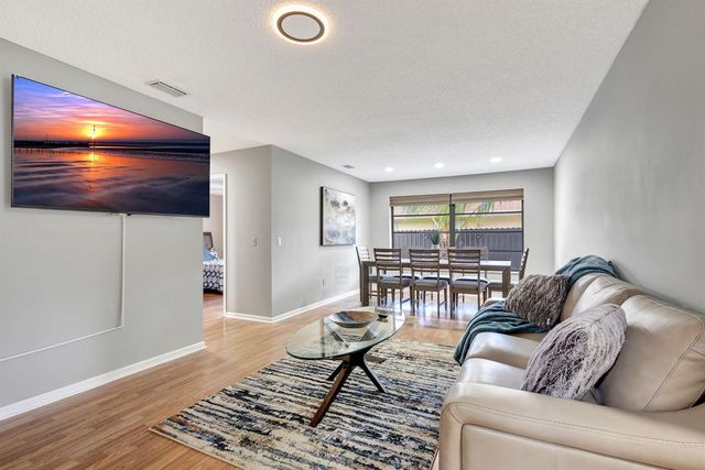 2469 Sun Up Lane, Lake Worth, FL 33462