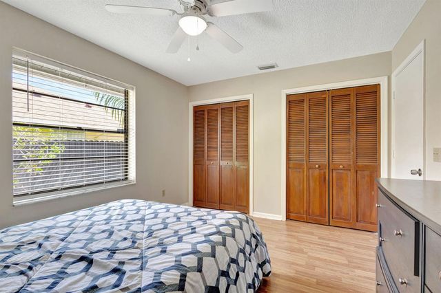 2469 Sun Up Lane, Lake Worth, FL 33462