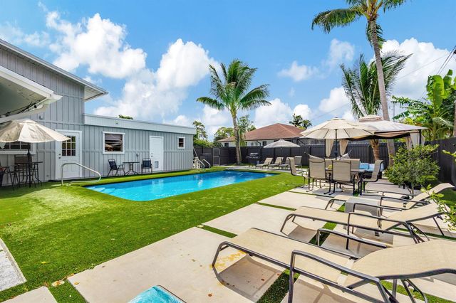 2469 Sun Up Lane, Lake Worth, FL 33462
