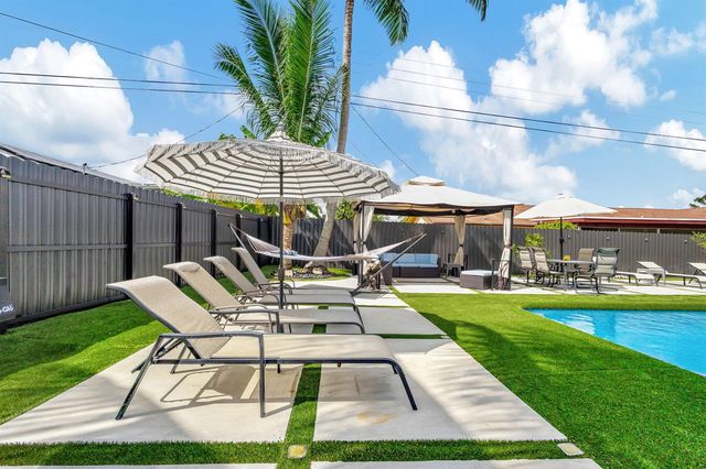 2469 Sun Up Lane, Lake Worth, FL 33462