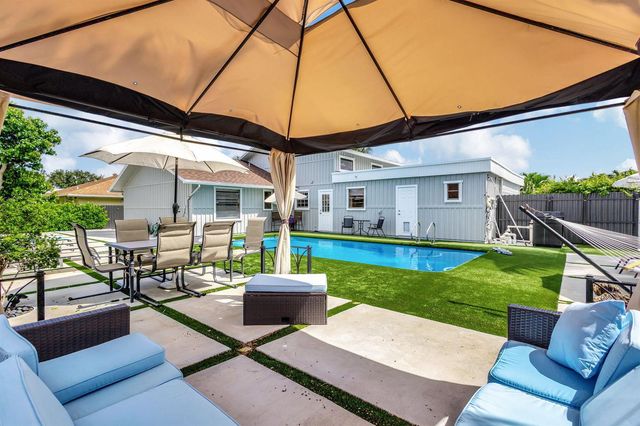 2469 Sun Up Lane, Lake Worth, FL 33462