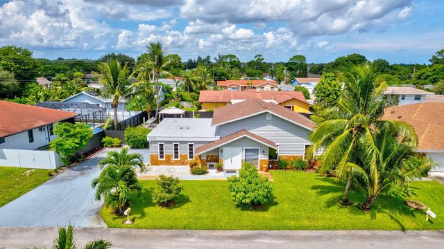 2469 Sun Up Lane, Lake Worth, FL 33462