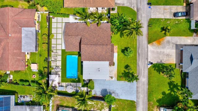 2469 Sun Up Lane, Lake Worth, FL 33462