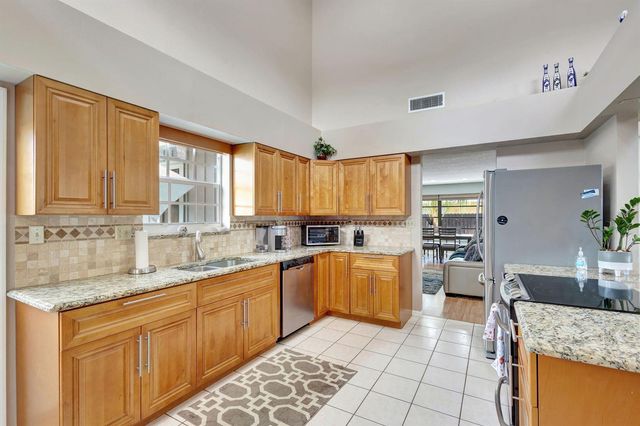 2469 Sun Up Lane, Lake Worth, FL 33462
