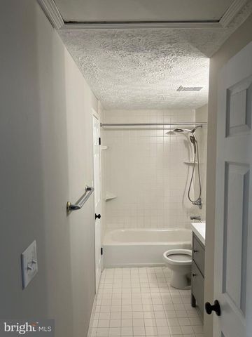 14582 OLDE KENT RD, Centreville, VA 20120