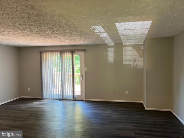 14582 OLDE KENT RD, Centreville, VA 20120